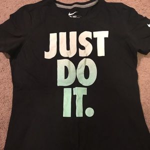 Women’s Nike Shirt Size L
